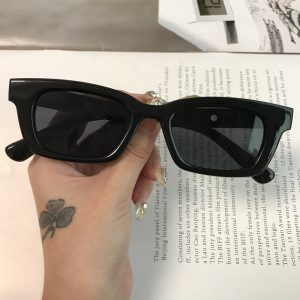 Jennie's same sunglasses women's 2022 new sunglasses European and American retro small frame Korean version of fashionable cat's eye