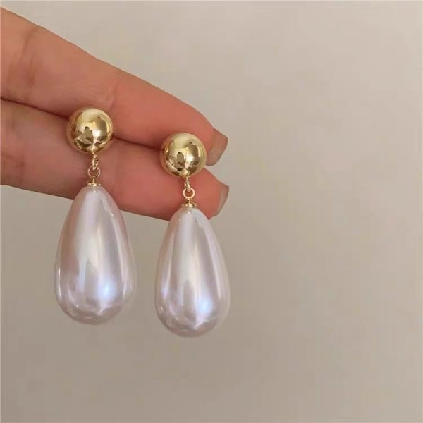 New retro Hong Kong style temperament water drop pearl simple earrings atmospheric French versatile earrings - Image 4
