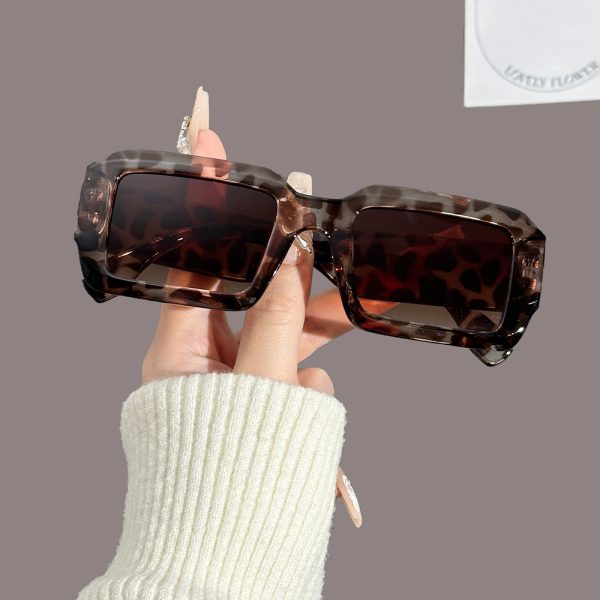 New square leopard print sunglasses fashion retro anti-ultraviolet sunglasses Internet celebrity street photography European and American sunglasses women