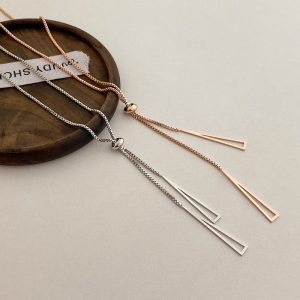 Cold wind triangle sweater chain female autumn and winter ins metal wind niche long necklace geometric pull necklace