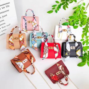 Bag New Women's 2022 Fashion Women's Handbag Niche Design Silk Scarf Mini Chain Bag Shoulder Crossbody Bag