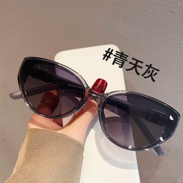 Retro cat-eye sunglasses women's high-end sense is suitable for square face sunscreen glasses seaside anti-UV men's sunglasses - Image 3