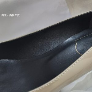 High version RV mid-heel block heel singles, patent leather square toe, square buckle wedding shoes, French commuter office OL workplace women's shoes
