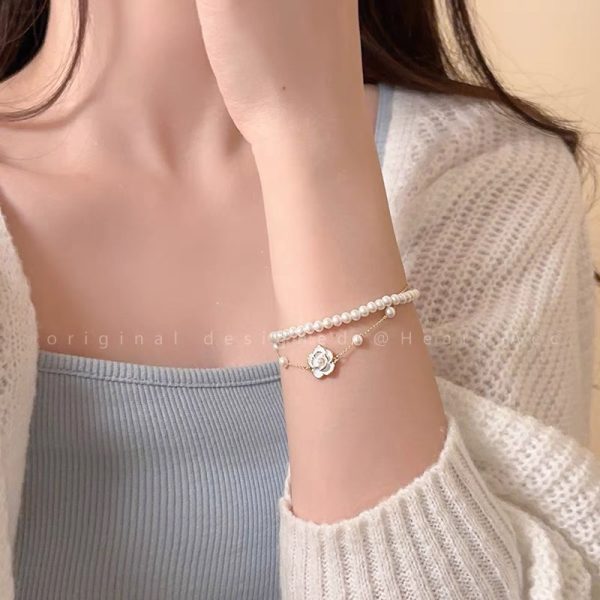 Camellia double-layered pearl bracelet for girls, light luxury, niche delicate hand ornaments, elegant temperament, high-end accessories - Image 4