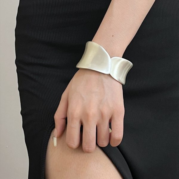 Gold bracelet opening, summer European and American exaggerated bracelets, personality glossy bracelets, non-fading, electroplating, glossy gold jewelry