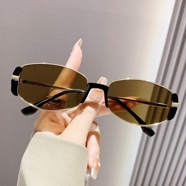 Retro old money wind cat-eye sunglasses women's high-end sense 2025 new anti-ultraviolet sunglasses fashionable small brown glasses - Image 2