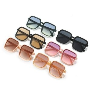 The new fashion sunglasses women's square sunglasses are simple and versatile, and the classic sunglasses are popular across the border