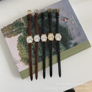 IEKE is a niche domestic authentic small oval retro temperament watch women's exquisite French Roman student women's watch