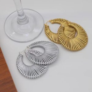 European and American retro exaggerated hand-braided earrings, exaggerated personality, fashionable earrings, high-end temperament, versatile earring women