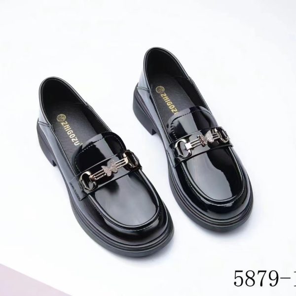 Loafers, bright leather shoes, spring and autumn women's shoes 2024 spring, new pedals, black platform British leather shoes, square heels - Image 5