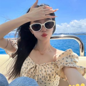 White retro cat-eye sunglasses women's anti-ultraviolet sunglasses fashion square round face narrow frame luxury glasses trend