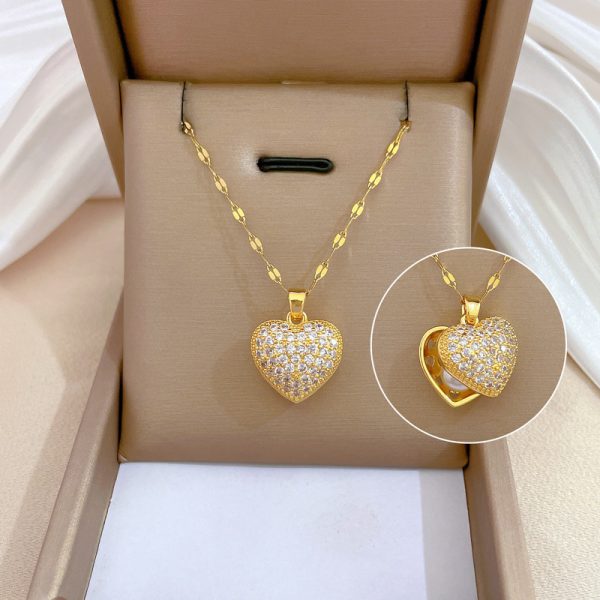Light luxury temperament, gorgeous peach heart, pearl shell necklace, female Internet celebrity, wild clavicle chain, titanium steel chain
