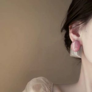 Deadwood rose pink French vintage resin contrast geometric square earrings for women high-end temperament Hong Kong style earrings