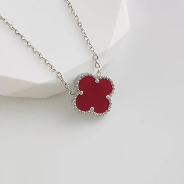 Cross-border hot sale double-sided gold four-leaf clover necklace, light luxury titanium steel non-fading jewelry, simple temperament, female clavicle chain - Image 4