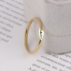 Cross-border popular angel wing rings, European and American women's simple heart-shaped tail rings, tide men's hearts, titanium steel jewelry wholesale