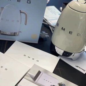Foreign trade SMEG fourth-generation retro electric kettle stainless steel insulation constant temperature electric kettle KLF04 1.7L