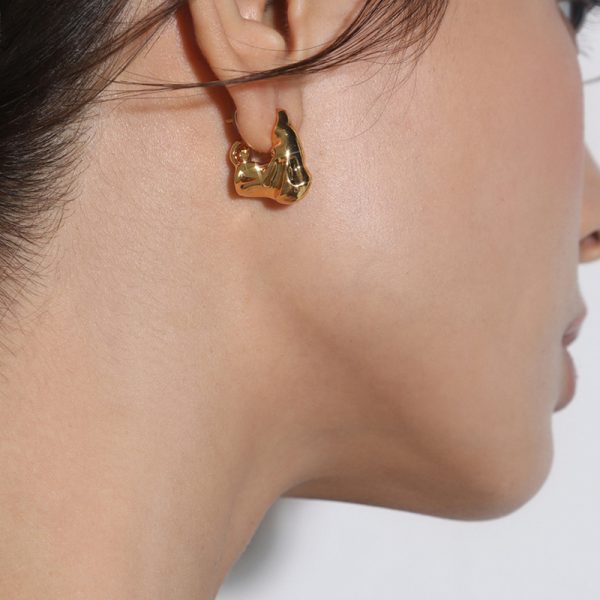 Irregular pleated lava earrings fashion vintage french stud earrings simple design sense temperament fashion earrings wholesale - Image 3