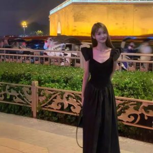 Small flying sleeve dress women's new high-end hot girl temperament long skirt 2024 summer sexy black open back