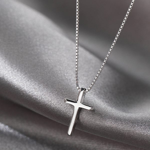 Cross pendant necklace women's 204 new ins simple high-end light luxury design niche wholesale clavicle chain