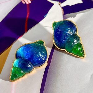 French high-end vintage second-hand jelly glass conch earrings heavy industry temperament gradient retro stud earrings