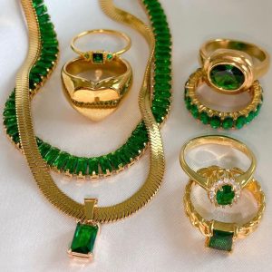 European and American INS wind net celebrity jewelry 18K gold stainless steel inlaid green zircon ring ladies fashion all-match ring