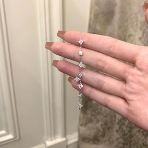 New bracelet: exquisite temperament, silver rose flower, simple and versatile bracelet, four-leaf clover, niche high-end bracelet