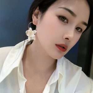 Niche design sense gardenia white coffee French vintage flower earrings Niche exaggerated petal temperament earrings