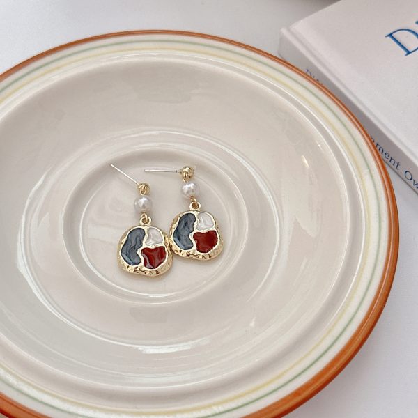 Oil painting feeling retro Hong Kong style irregular color blocking baroque pearl earrings women's French niche temperament fashion ear clips - Image 4