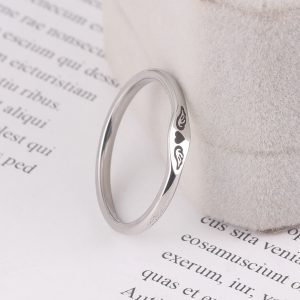 Cross-border popular angel wing rings, European and American women's simple heart-shaped tail rings, tide men's hearts, titanium steel jewelry wholesale