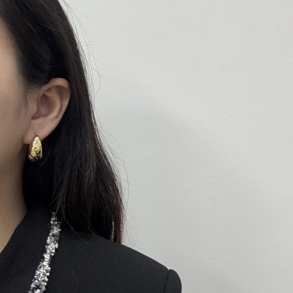 Unique, niche, French retro, cold style, high-end earrings, brass 22K real gold, simple circle temperament earrings - Image 3