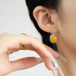 Literary vintage S925 silver inlaid southern red agate earrings small sugar cube women's European lace antique earrings