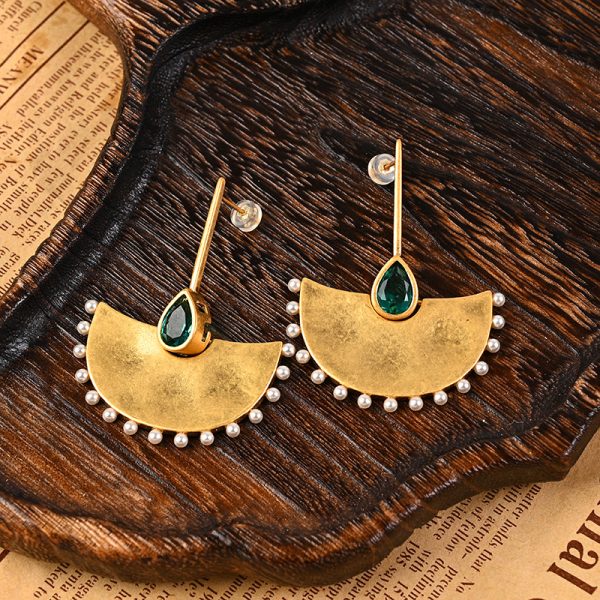 Vintage vintage silver needle earrings French light luxury court gold fan leaf pearl stud earrings