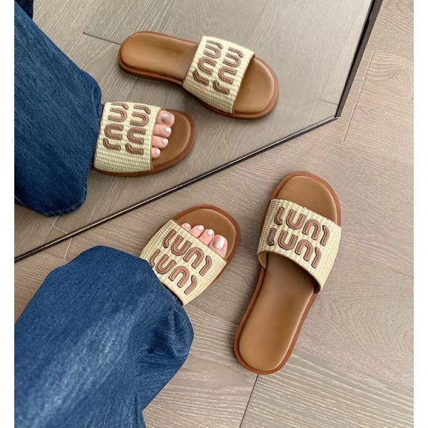 Square toe flat bottom slippers women's 2024 summer new vacation weave flat beach slippers plus size sandals to wear outside