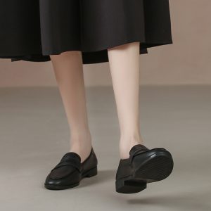 Leather loafers women's flat retro spring and autumn new British soft-soled small leather shoes versatile single shoes