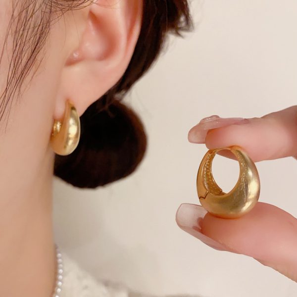 Matte metal brushed craft earrings, French vintage fashion, niche design earrings, personality simple and versatile earrings