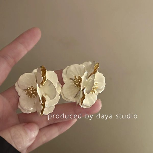 Embossed haze blue French retro drop glaze rose flower zircon earrings women's light luxury sense of luxury niche temperament - Image 3