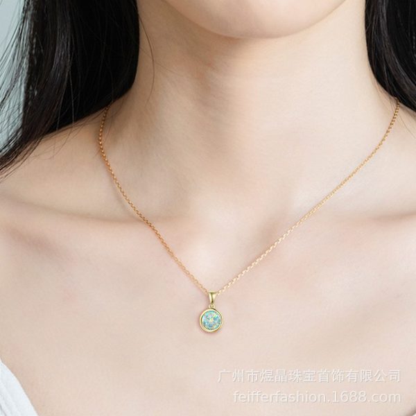 925 Opal Opal Pendant Necklace Small Chain Round Charm Necklace is suitable for ladies wedding party
