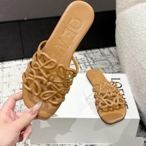 2025 Luo Jiaxia new hollow leather slippers wear a strap slippers on the outside, daily versatile open-toe sandals, women's shoes
