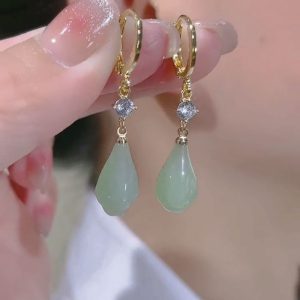New Chinese Retro Elegant Green Magnolia Earrings Earrings 2024 New Simple and Exquisite Versatile Earrings Earrings
