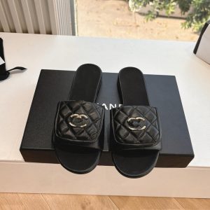 The top version of the small fragrance schoolbag buckle Ling extra wear sandals, women's flat block heel, fashion retro slippers tide