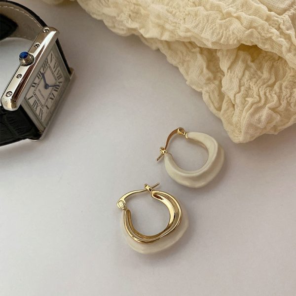 Korean cream white drip glaze French circle temperament earrings women's 2021 new trendy design niche earrings