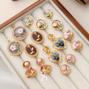 Monet's garden vintage oil painting earrings women's retro niche design sense freshwater pearl silver needle earrings female high-end sense