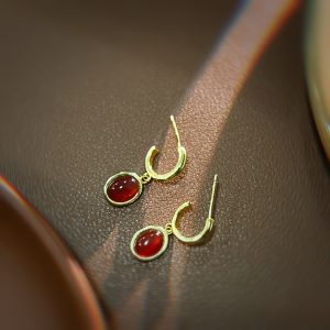 French "Designer" natural vintage red agate earrings, Monica series high-end light luxury niche stud earrings