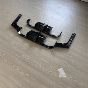 Applicable to 13-19 BMW 3 Series modified M3 surround with lighted rear lip F30F35V square light vertical bar light surround kit