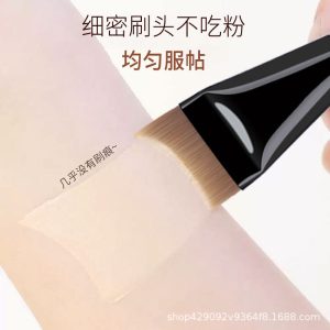 [New crescent makeup three-piece set] The base makeup is practical and does not eat powder, the arc ultra-thin and traceless crescent makeup brush