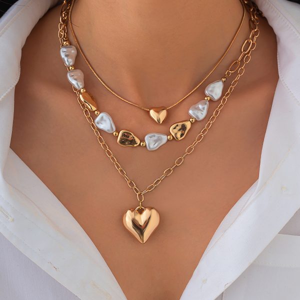European and American cross-border fashion ins metal love pendant necklace Irregular design imitation pearl stacking necklace women