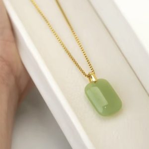 In 2023, the new popular necklace women's light luxury brand pendant emerald green white clavicle chain INS