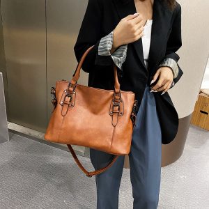 New fashion European and American women's bags, retro simple shoulder bags, large-capacity textured handbags, elegant crossbody bags in stock