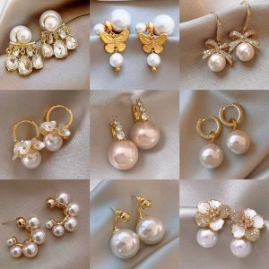 Real gold, silver plated needles, freshwater pearls, flower earrings, fashionable high-end earrings, French light luxury, elegant earrings, women