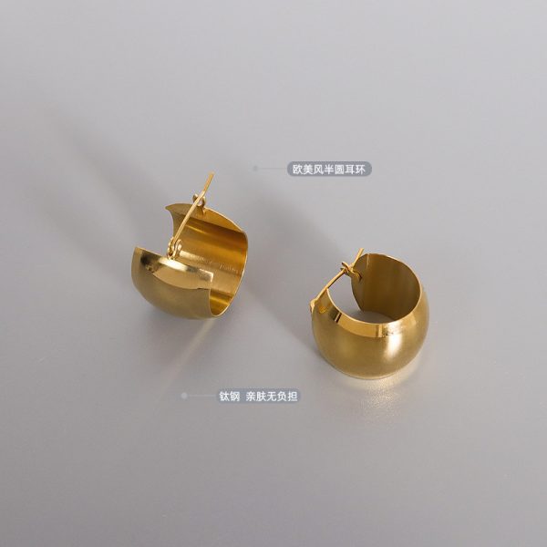 French fashion celebrity ball C earrings high quality version titanium steel plated 18K real gold earrings female factory wholesale - Image 3